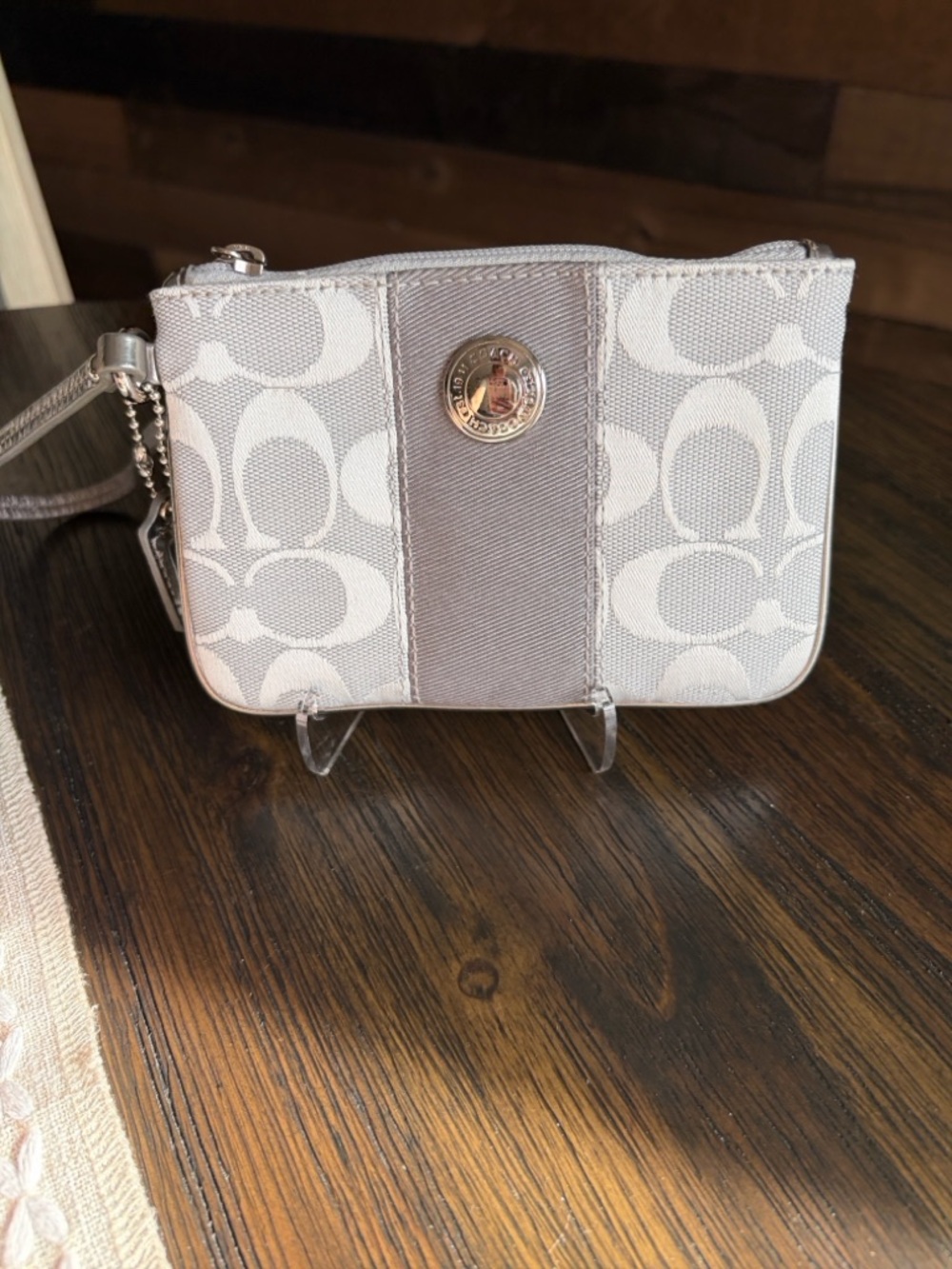 Coach Signature Canvas Wristlet in Light gray/cream LIKE NEW